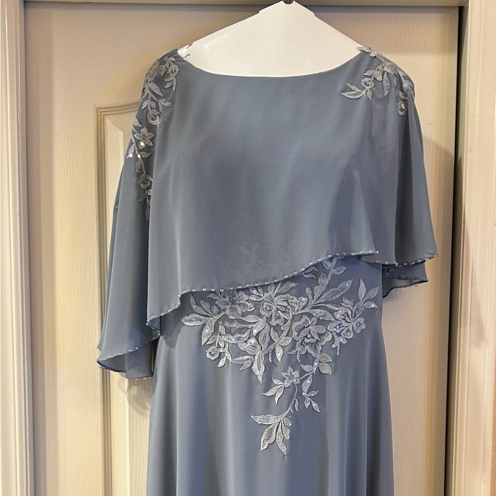 A-line Scoop Floor-Length Chiffon Lace Mother of the Bride Dress with Beading